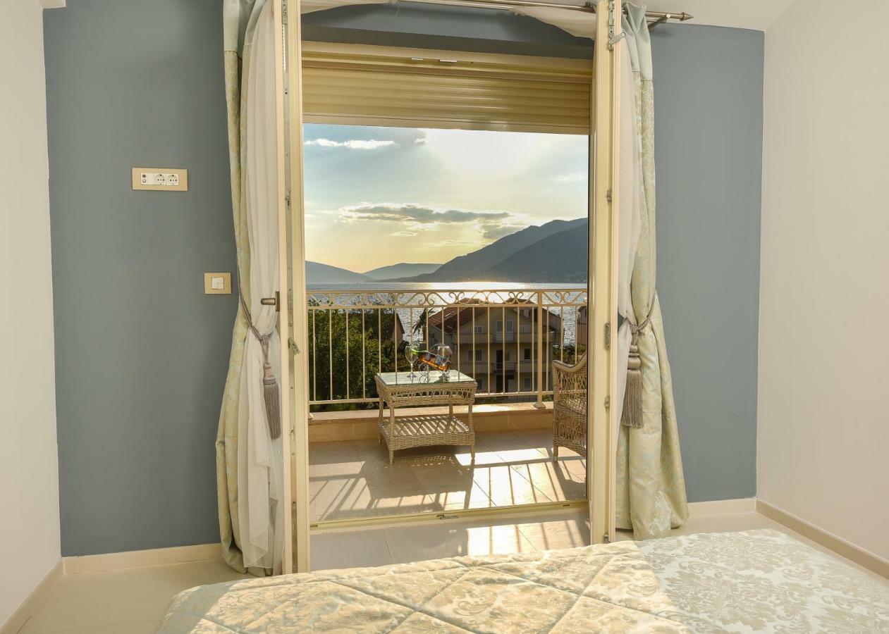 Sea Point Apart Hotel Tivat Zewnętrze zdjęcie